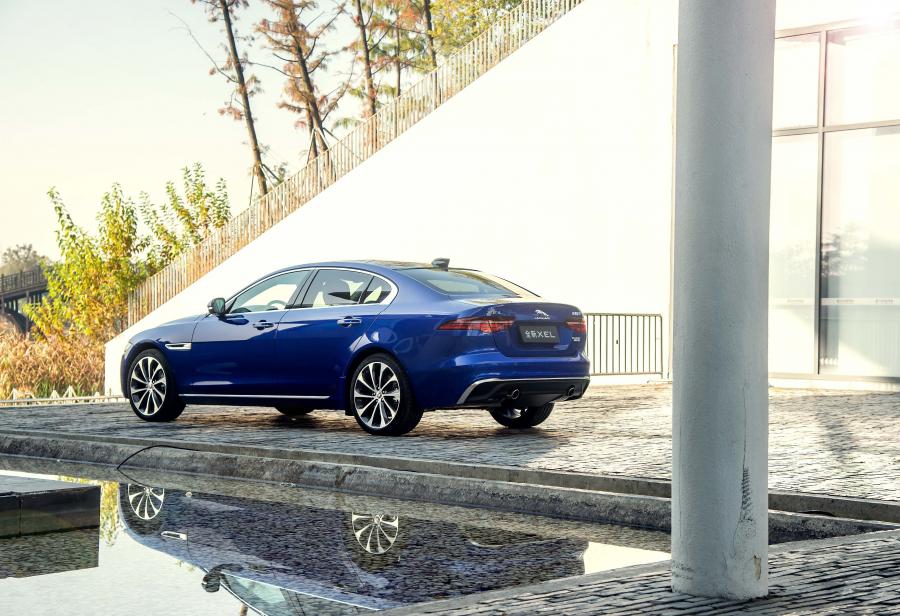  Jaguar XE L P200 S 2019 года  (CN) (фото 4 из 32)
